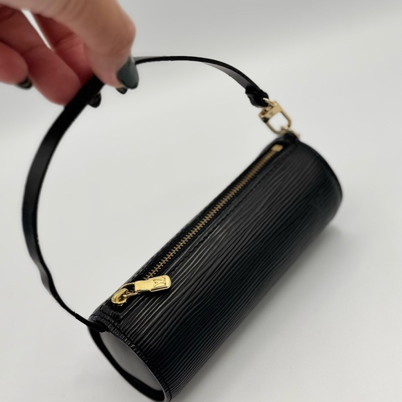 Louis Vuitton Epi Pochette Souflott Bag - Picture 4 of 13